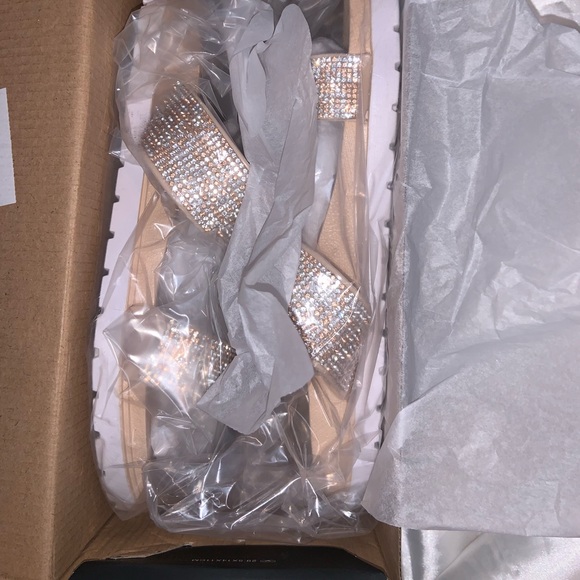 ✨NWT FN Slides - Picture 2 of 3